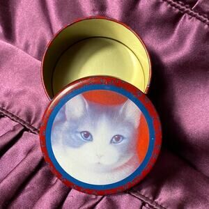 Kitty Cat Tin White Gray Vintage Round Blue Eye Trinket Decor Hallmark Taiwan